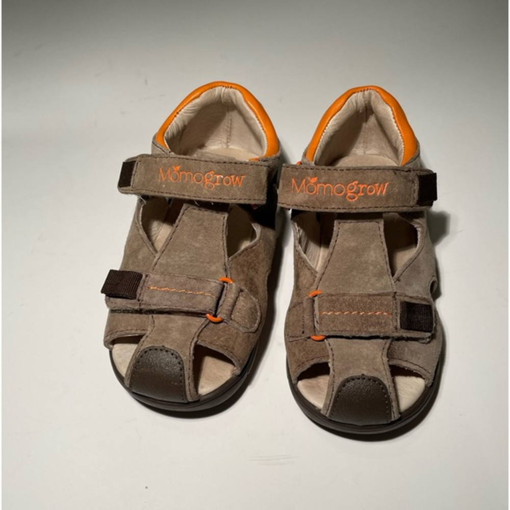 Momo Grow Double Strap Brown Suede Leather Sandal Comfort Little kid size 9.
